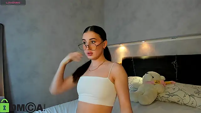 Emily Lews online show from March 2026 01:02:02 AM