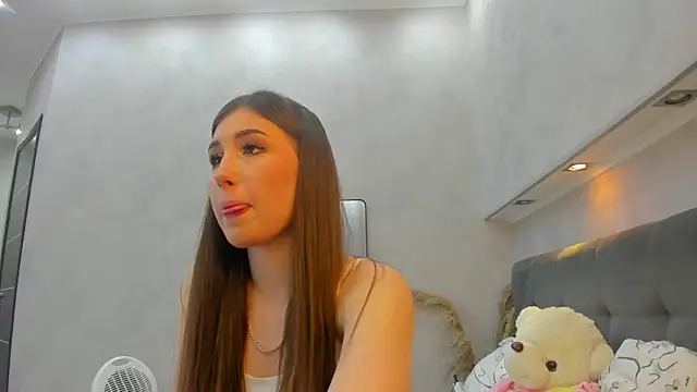 Snapshot of Emily_Lews chatting on May 2026 01:02:02 AM Emily Lews online show from May 2026 01:02:02 AM