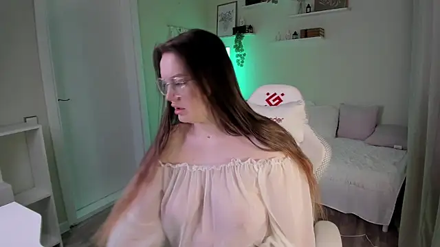 Snapshot of Laura_CollinsS chatting on March 2026 12:50:01 AM Laura CollinsS online show from March 2026 12:50:01 AM