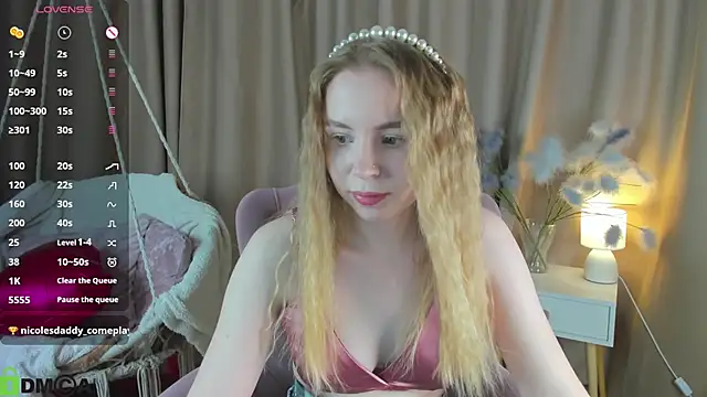 Snapshot of Linda__Bloom chatting on March 2026 01:30:01 AM Linda Bloom online show from March 2026 01:30:01 AM