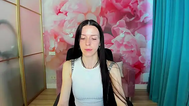 Snapshot of NoirDiva chatting on May 2026 05:58:02 AM NoirDiva online show from May 2026 05:58:02 AM