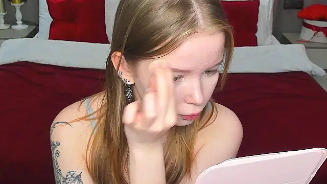 Snapshot of Violetta__Dreams chatting on June 2026 04:15:01 AM Violetta Dreams online show from June 2026 04:15:01 AM