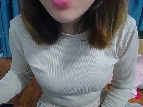 Snapshot of Lunababty chatting on February 2026 05:53:02 PM Lunababty online show from February 2026 05:53:02 PM