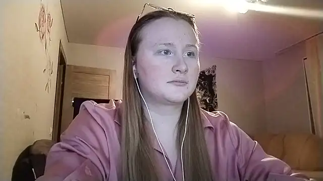 AnikaLipps online show from April 2026 10:07:02 PM