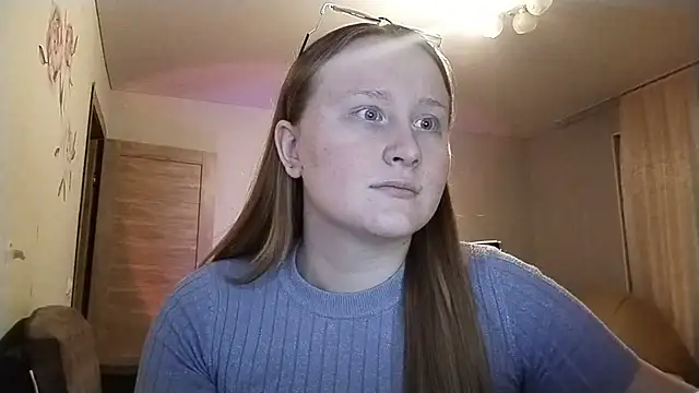 AnikaLipps online show from April 2026 10:38:01 PM