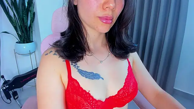 Snapshot of sara_ospina22 chatting on June 2026 09:19:02 PM sara ospina22 online show from June 2026 09:19:02 PM