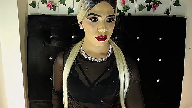 Kristal Queen01 online show from April 2026 06:18:01 AM