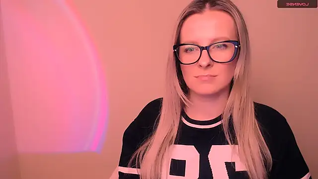 AnnePeach online show from February 2026 05:31:01 PM