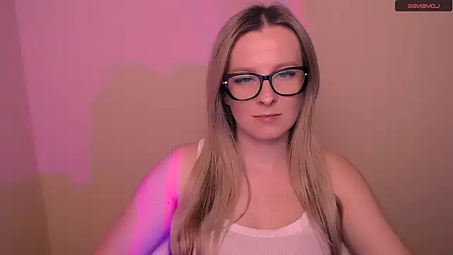 AnnePeach online show from March 2026 05:52:01 PM