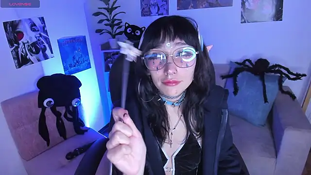 Snapshot of Hoshi_Miuu chatting on February 2026 01:51:02 PM Hoshi Miuu online show from February 2026 01:51:02 PM