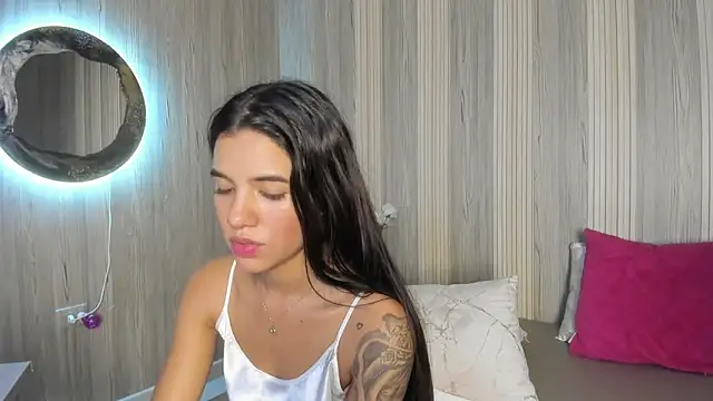 Snapshot of Isabellaa_Rosee chatting on June 2026 02:24:02 AM Isabellaa Rosee online show from June 2026 02:24:02 AM