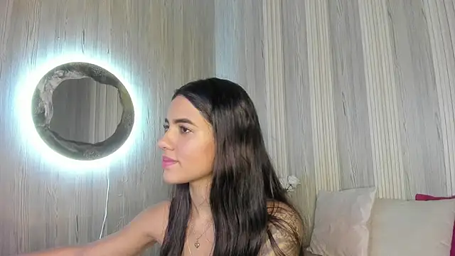 Snapshot of Isabellaa_Rosee chatting on June 2026 08:35:01 PM Isabellaa Rosee online show from June 2026 08:35:01 PM