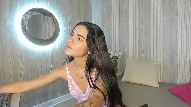 Snapshot of Isabellaa_Rosee chatting on June 2026 08:01:02 PM Isabellaa Rosee online show from June 2026 08:01:02 PM