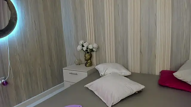 Snapshot of Isabellaa_Rosee chatting on June 2026 08:17:01 PM Isabellaa Rosee online show from June 2026 08:17:01 PM