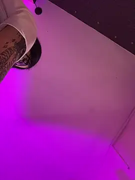 Snapshot of Veronicaa_lodge1 chatting on February 2026 12:42:02 AM Veronicaa lodge1 online show from February 2026 12:42:02 AM