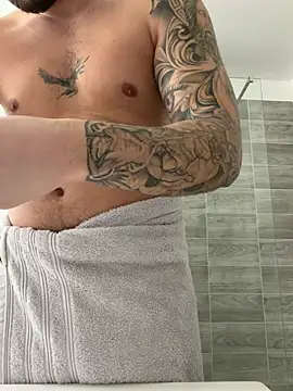 Snapshot of derallerechte001 chatting on February 2026 10:57:01 AM derallerechte001 online show from February 2026 10:57:01 AM