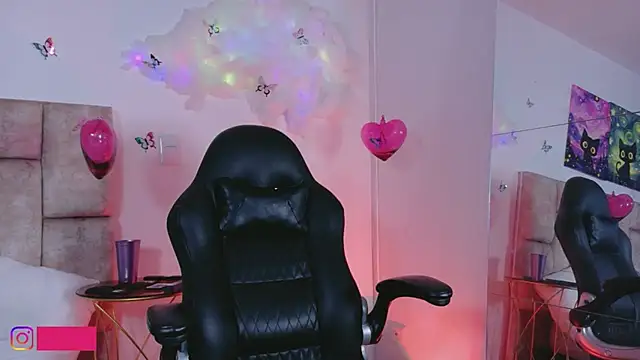 MiiaBlumm  online show from March 2026 05:39:01 PM