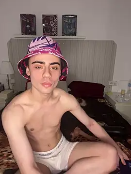 Snapshot of YourFavouriteTwink chatting on February 2026 10:30:02 PM YourFavouriteTwink online show from February 2026 10:30:02 PM