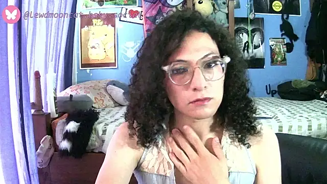 Snapshot of lewd_mooncat chatting on May 2026 09:10:02 PM lewd mooncat online show from May 2026 09:10:02 PM