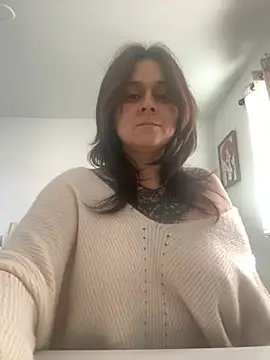 Snapshot of ValeValdez18 chatting on February 2026 12:07:01 AM ValeValdez18 online show from February 2026 12:07:01 AM