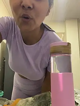 Snapshot of Yirleyll chatting on March 2026 12:01:02 PM Yirleyll online show from March 2026 12:01:02 PM