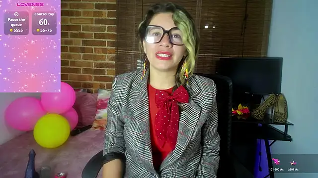 Snapshot of oriana_thomson01 chatting on June 2026 01:25:02 AM oriana thomson01 online show from June 2026 01:25:02 AM