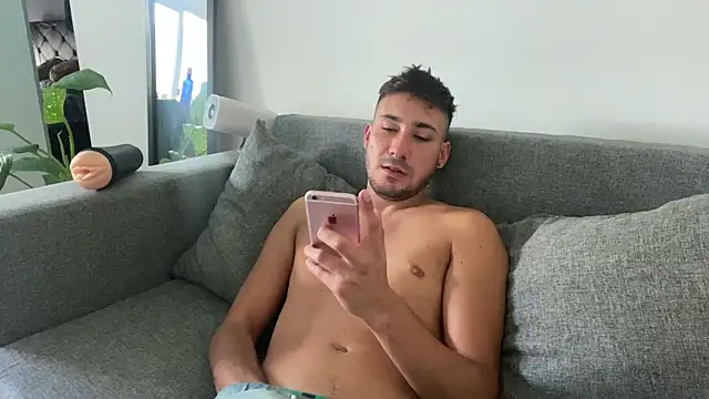 Snapshot of Heytincho chatting on March 2026 10:01:01 PM Heytincho online show from March 2026 10:01:01 PM