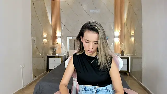 your whore Salome online show from March 2026 06:44:01 PM