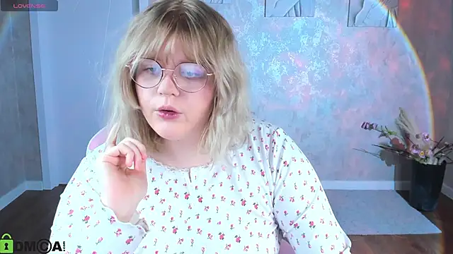 luna c0ra online show from April 2026 01:11:02 AM