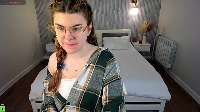 Snapshot of zoe_j0y chatting on February 2026 09:31:02 AM zoe j0y online show from February 2026 09:31:02 AM