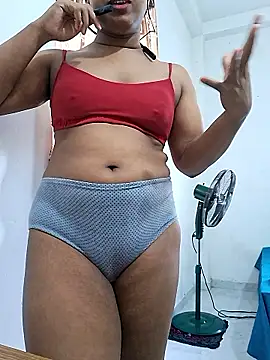 Queen Saara online show from April 2026 04:12:01 AM