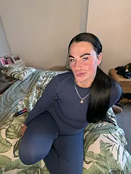 Darkfantisyx online show from April 2026 02:43:02 PM