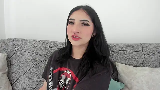 Snapshot of Kattengel_ chatting on May 2026 08:10:02 PM Kattengel online show from May 2026 08:10:02 PM