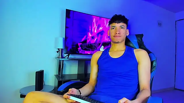 Lyam Russo online show from March 2026 05:00:01 AM