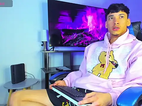 Lyam Russo online show from March 2026 08:04:01 AM