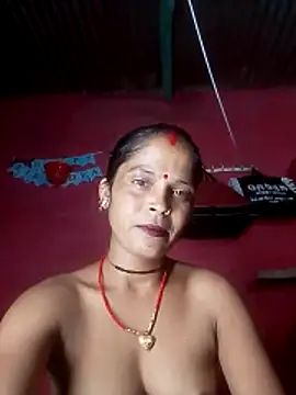 Snapshot of Hot_bh87 chatting on May 2026 04:04:02 PM Hot bh87 online show from May 2026 04:04:02 PM
