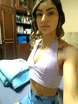 Snapshot of Larinhacat chatting on February 2026 10:32:01 PM Larinhacat online show from February 2026 10:32:01 PM