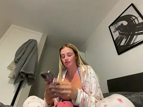 jadey19x online show from February 2026 06:59:01 PM