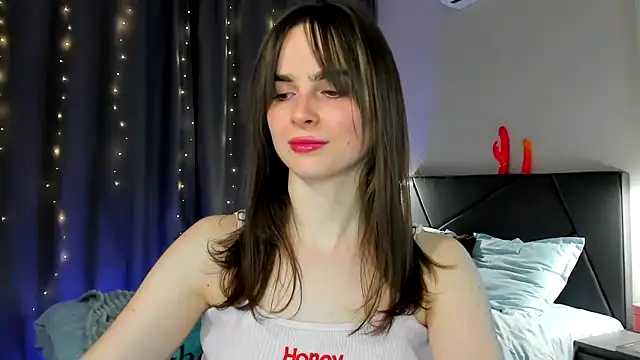 Snapshot of megann_fox2 chatting on March 2026 06:36:01 PM megann fox2 online show from March 2026 06:36:01 PM