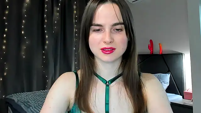 Snapshot of megann_fox2 chatting on March 2026 05:05:01 PM megann fox2 online show from March 2026 05:05:01 PM