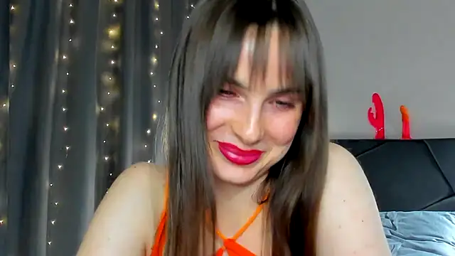 Snapshot of megann_fox2 chatting on April 2026 07:07:02 PM megann fox2 online show from April 2026 07:07:02 PM