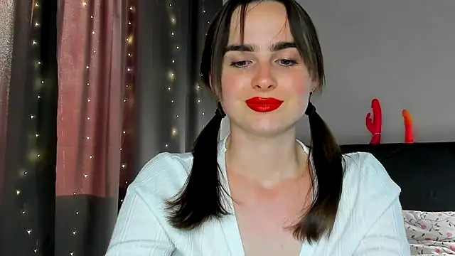 Snapshot of megann_fox2 chatting on May 2026 04:15:01 PM megann fox2 online show from May 2026 04:15:01 PM