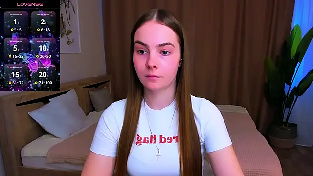 Maddy Wood  online show from March 2026 02:43:01 PM