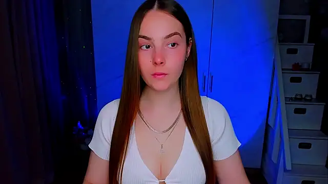 Snapshot of Maddy_Wood_ chatting on May 2026 02:36:02 PM Maddy Wood online show from May 2026 02:36:02 PM
