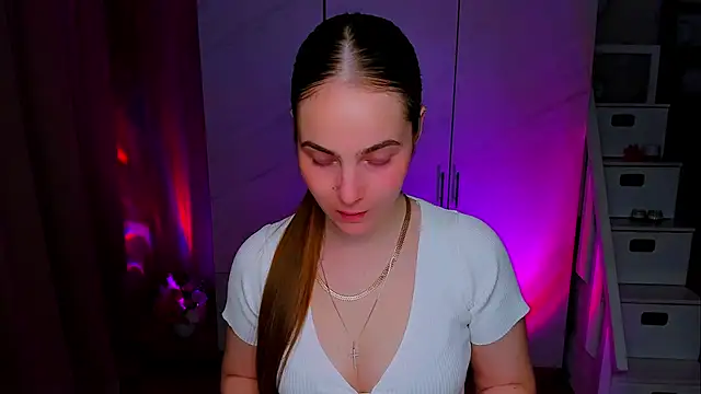 Snapshot of Maddy_Wood_ chatting on May 2026 03:30:01 PM Maddy Wood online show from May 2026 03:30:01 PM