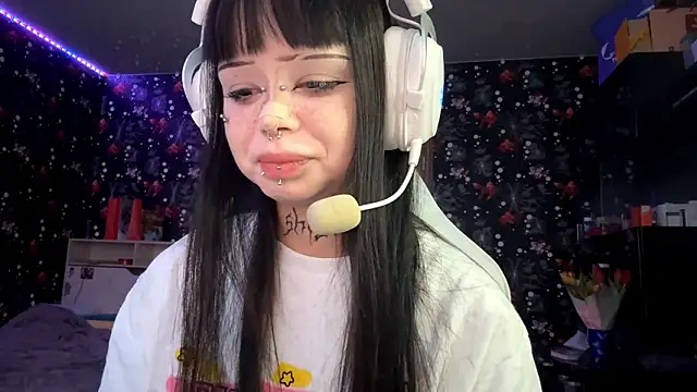 Luna Sohotti online show from March 2026 03:05:02 PM