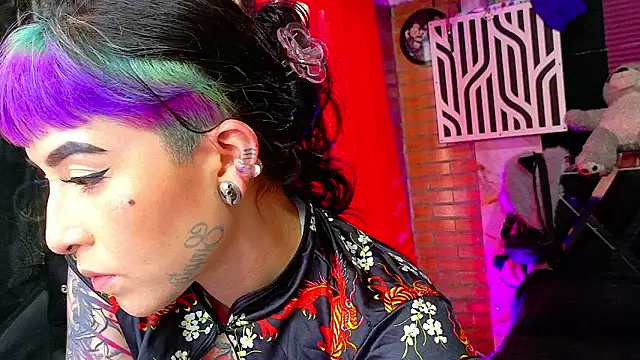 nova kitttyy online show from April 2026 10:04:01 PM