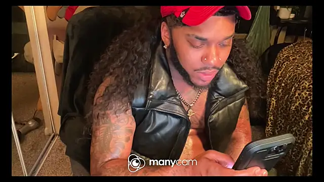 Snapshot of nikolovetm chatting on July 2026 04:04:01 AM nikolovetm online show from July 2026 04:04:01 AM