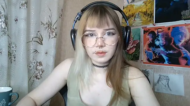 Snapshot of MilaTyan chatting on May 2026 04:15:01 PM MilaTyan online show from May 2026 04:15:01 PM