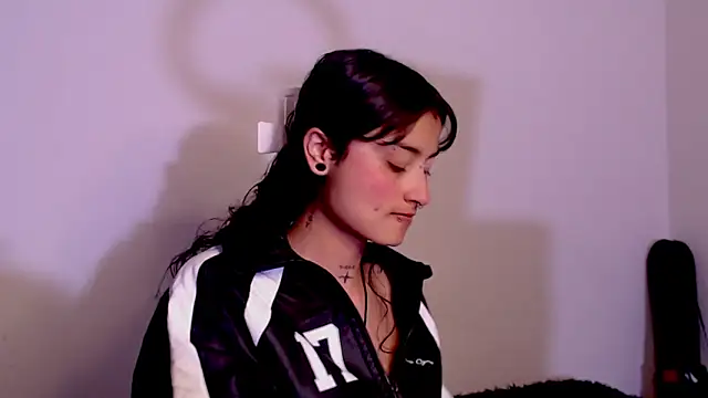 Lili  Clan online show from February 2026 08:51:01 PM